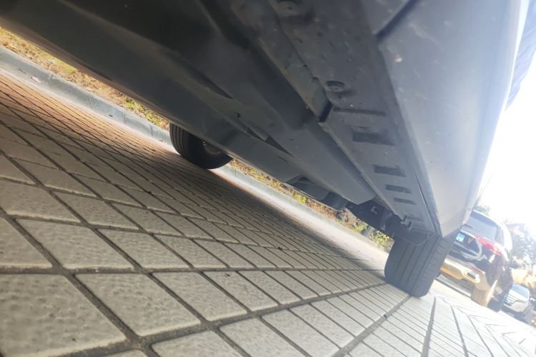 丰田 威兰达 2020款 双擎 2.5L E-CVT两驱科技版局部细节9004