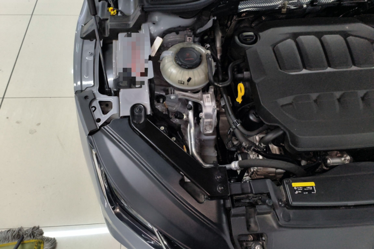 一汽-大众CC 2024款 380TSI 夺目版机舱底盘25