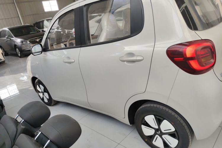 五菱汽车 宏光MINIEV 2025款 四门版 进阶款车身外观4