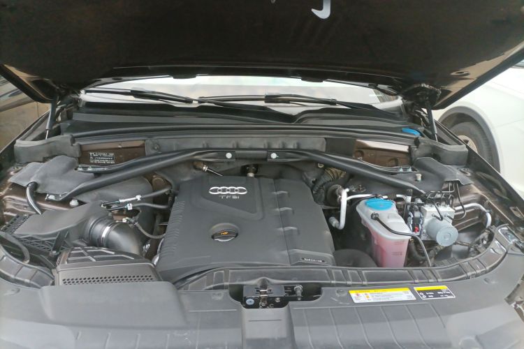 奥迪Q5 2013款 40 TFSI 技术型机舱底盘24