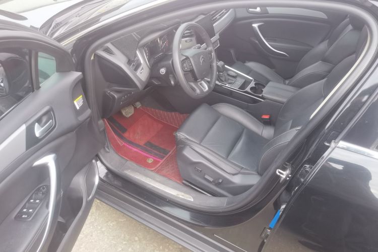 雪铁龙C5 2017款 350THP 自动豪华型中控内饰20