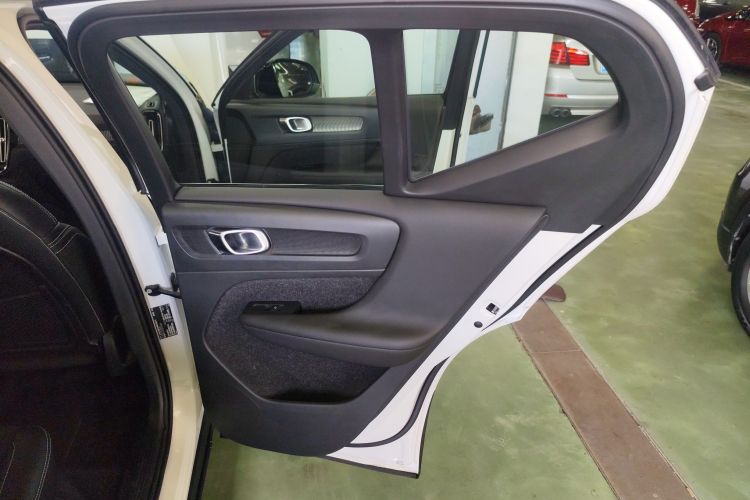 沃尔沃XC40新能源 2021款 P8 纯电 四驱智雅运动版中控内饰7006