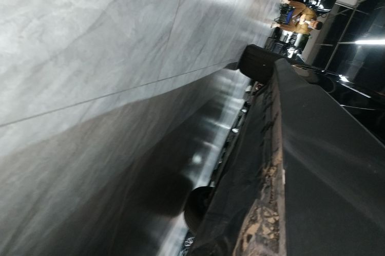 奔驰GLC 2024款  改款 GLC 260 L 4MATIC 豪华型 5座机舱底盘30