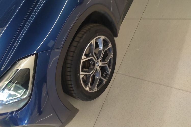 宝马X1 2021款 sDrive25Li 领先型车身外观6007