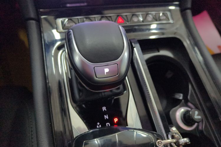 红旗H5 2023款 2.0T 自动智联旗畅版局部细节18