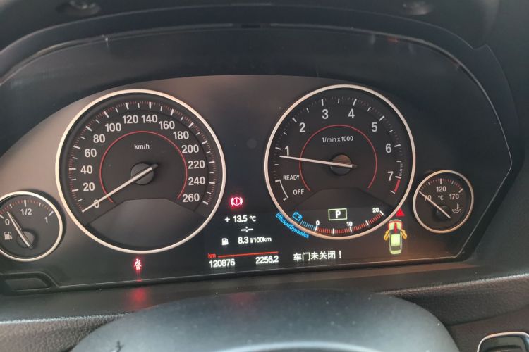 宝马3系 2013款 316i 运动设计套装局部细节14