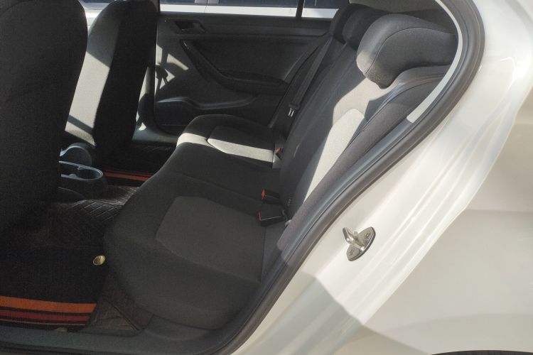 大众 捷达 2015款 质惠版 1.4L 手动时尚型中控内饰21