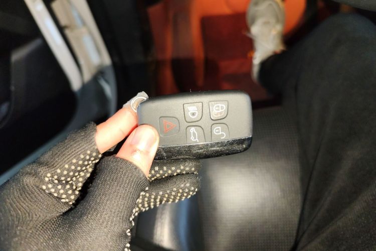 路虎 发现神行 2018款 240PS SE版中控内饰11