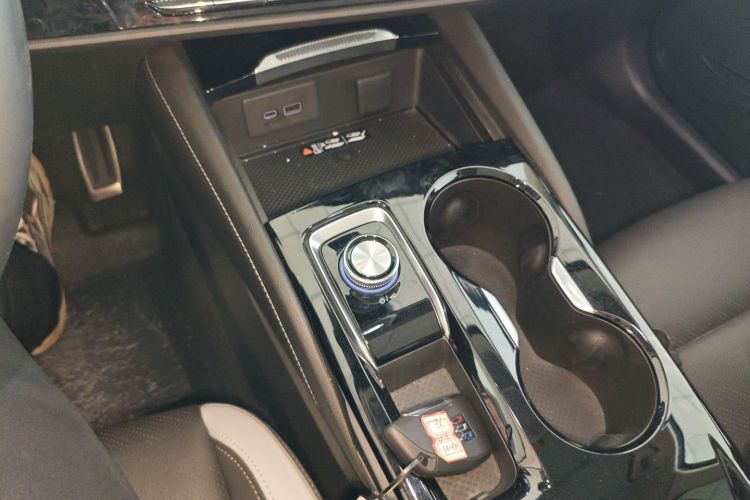 别克 2024款 昂科威S  25T 炫黑风尚版局部细节18