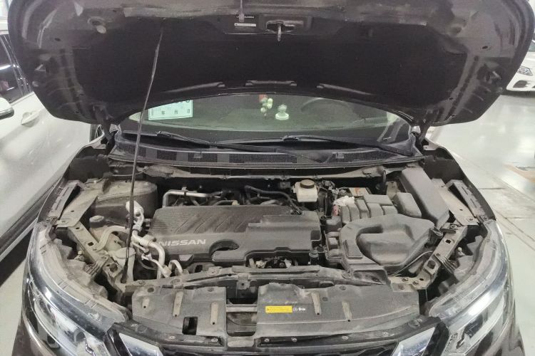 日产 逍客 2019款 2.0L CVT智享版机舱底盘24