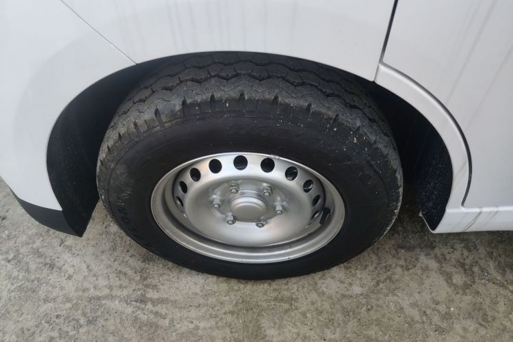 五菱汽车 五菱扬光 2024款 300KM 舒适型客车版 75kW车身外观6007