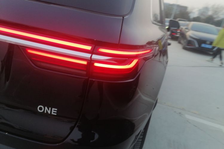 理想汽车 理想ONE 2021款 增程6座版车身外观9