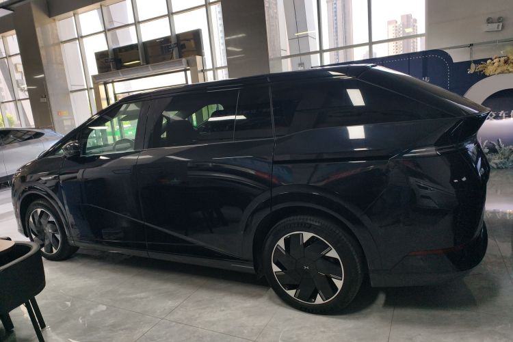 小鹏X9 2025款 650长续航 Max车身外观6003