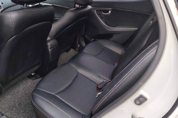 现代 朗动 2016款 1.6L 自动尊贵型中控内饰7004