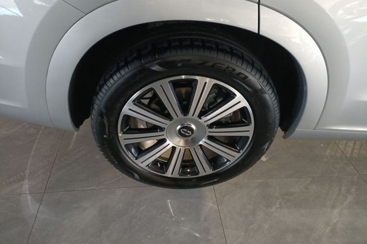 鸿蒙智行 问界M7 2024款 1.5T 智驾后驱Pro版 5座车身外观6008