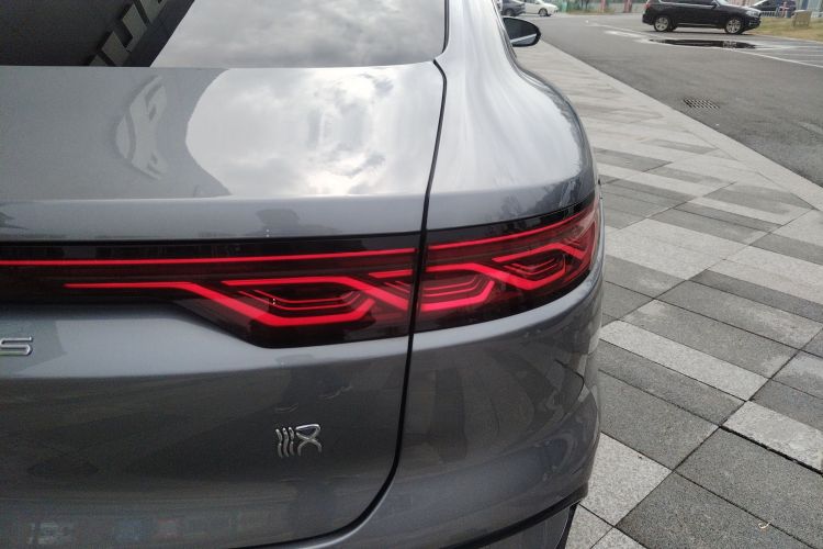 比亚迪 汉 2023款 DM-i 冠军版 121KM 尊享型车身外观9