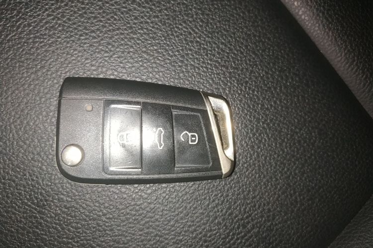 大众 高尔夫 2019款 200TSI DSG舒适进取版 国VI中控内饰11