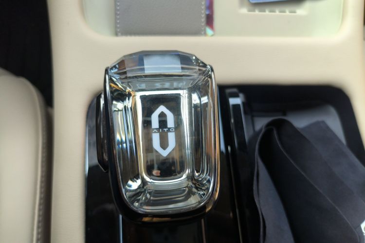 鸿蒙智行 问界M7 2024款 1.5T 后驱Plus版 5座局部细节18