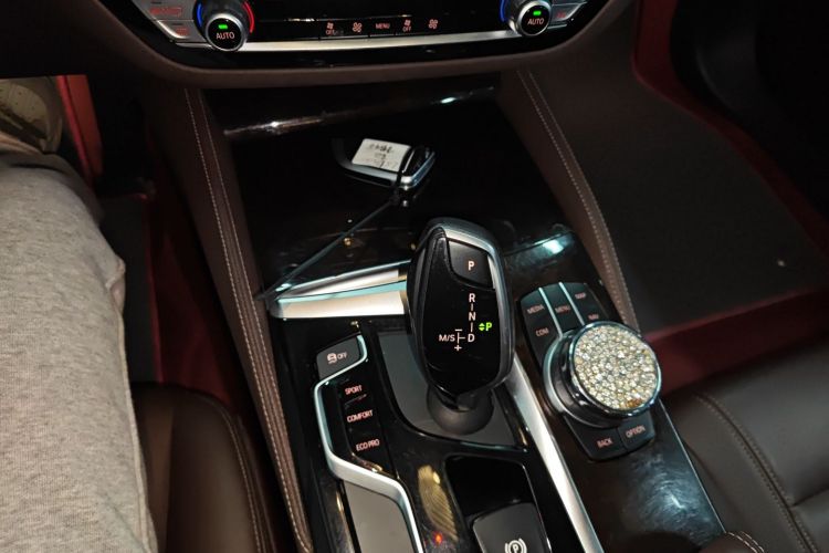 宝马5系 2020款 525Li 豪华套装中控内饰18