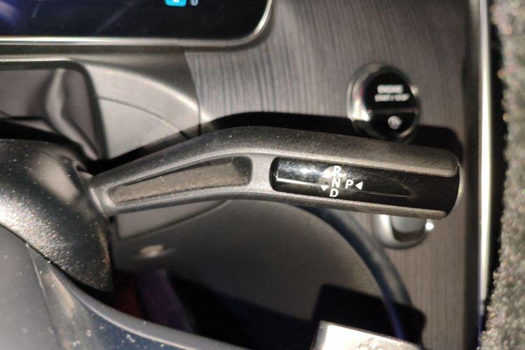 奔驰C级 2022款 改款 C 260 L 皓夜运动版中控内饰18