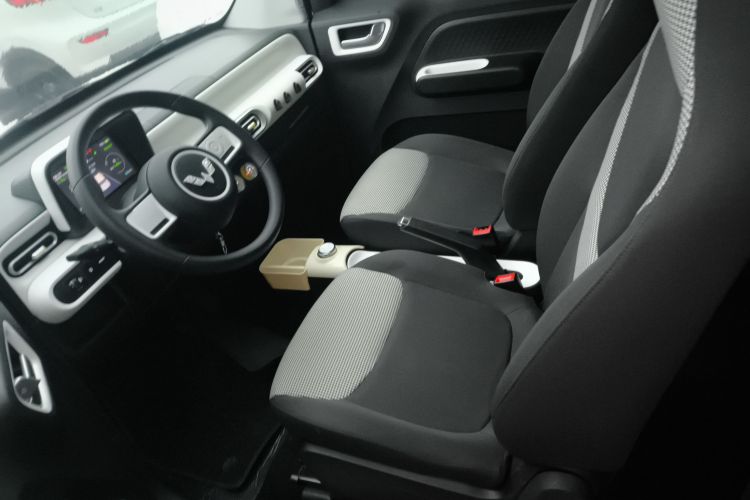 五菱汽车 宏光MINIEV 2024款 第三代 215km 青春版中控内饰19