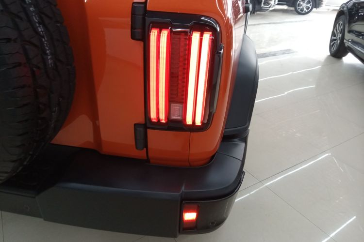 坦克300 2025款 2.0T 征服者车身外观9