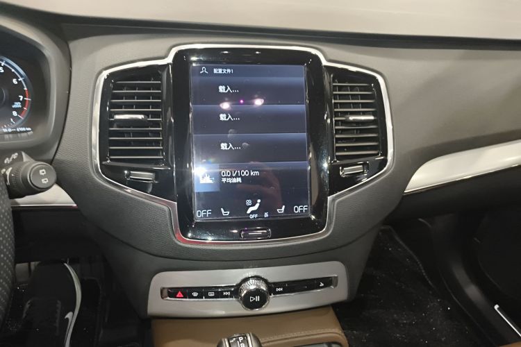 沃尔沃XC90 2018款 T6 智逸版 7座中控内饰16