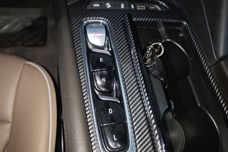 别克 昂科旗 2020款 28T 四驱旗舰型中控内饰18