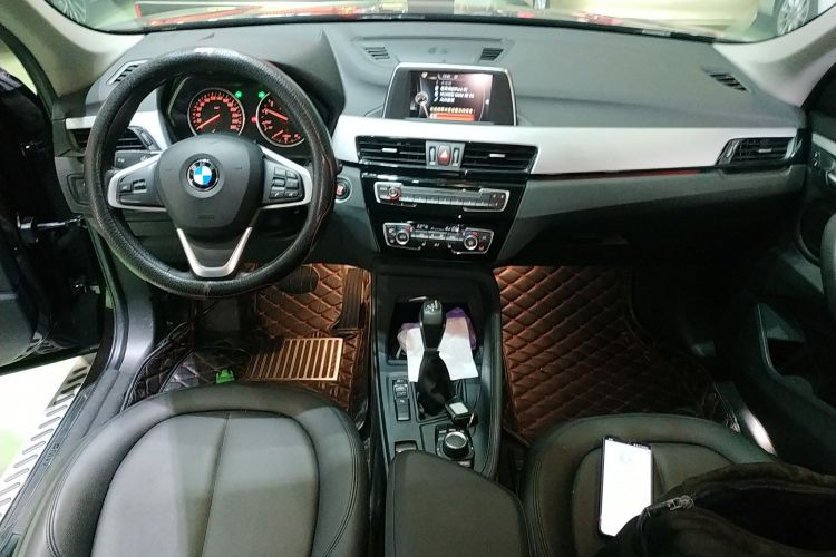 宝马X1 2016款 sDrive18Li 尊享型中控内饰16