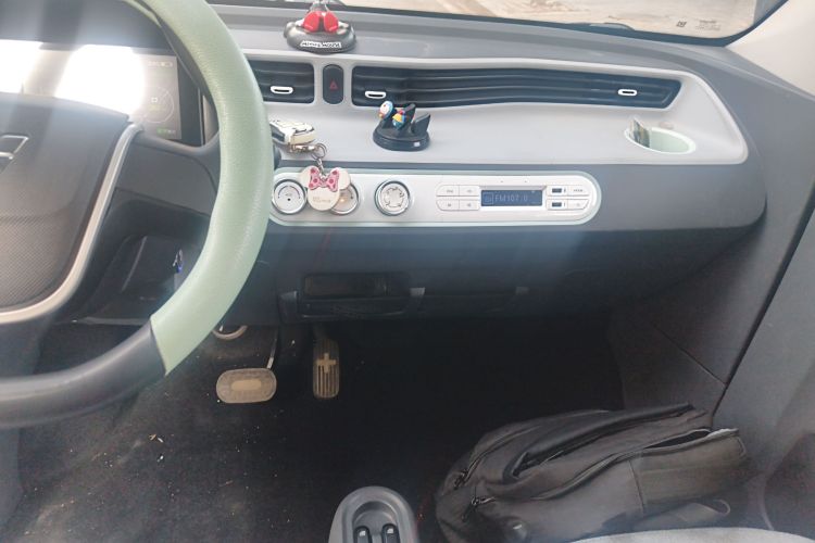 五菱汽车 宏光MINIEV 2021款 马卡龙夹心款 120km 磷酸铁锂中控内饰16