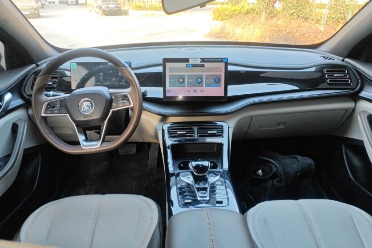 比亚迪 秦PLUS 2024款 荣耀版 DM-i 55KM领先型中控内饰7002