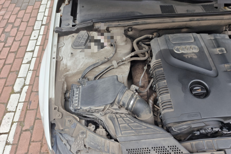 奥迪A4L 2013款 35 TFSI 自动标准型局部细节9006