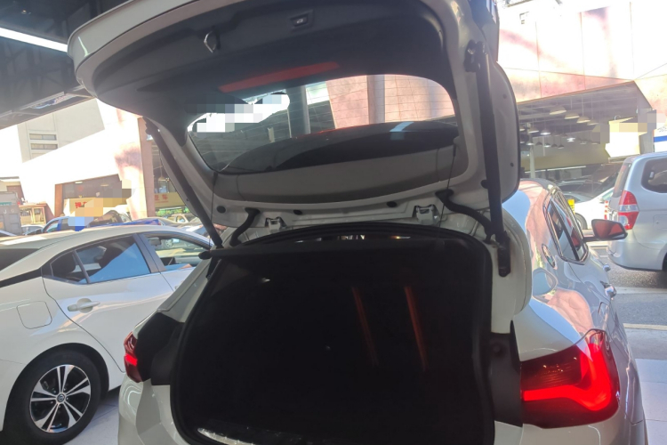 宝马X2 2023款 sDrive25i M运动曜夜版局部细节23