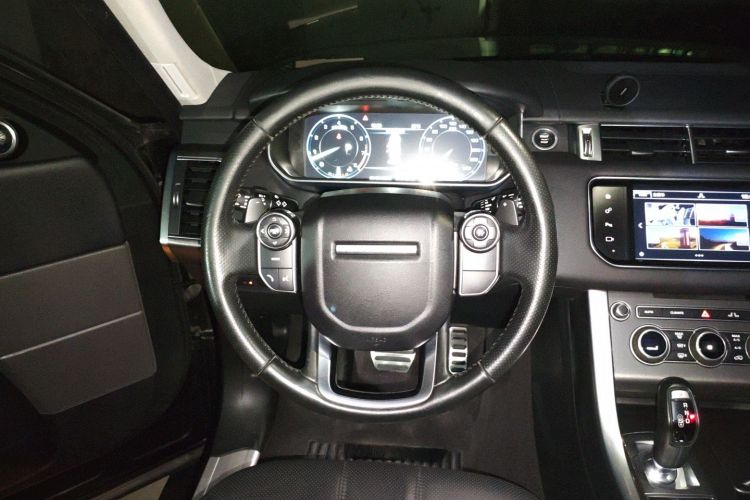 路虎 揽胜运动版 2016款 3.0 SC V6 HSE DYNAMIC中控内饰13