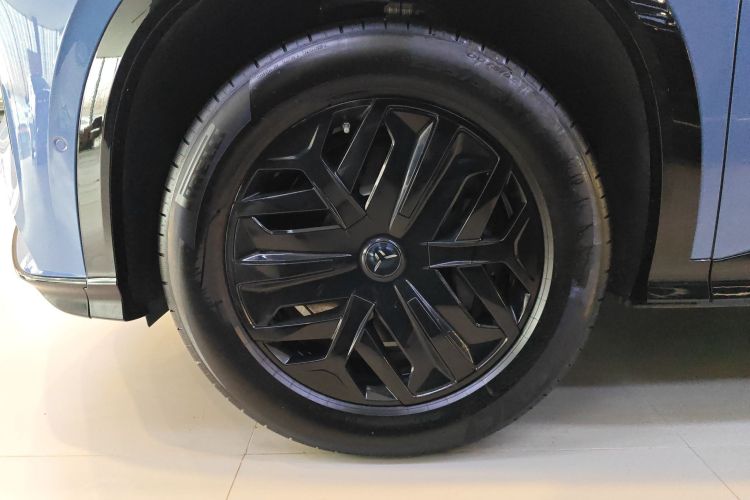 红旗天工08 2025款 110kwh 定制版车身外观6007