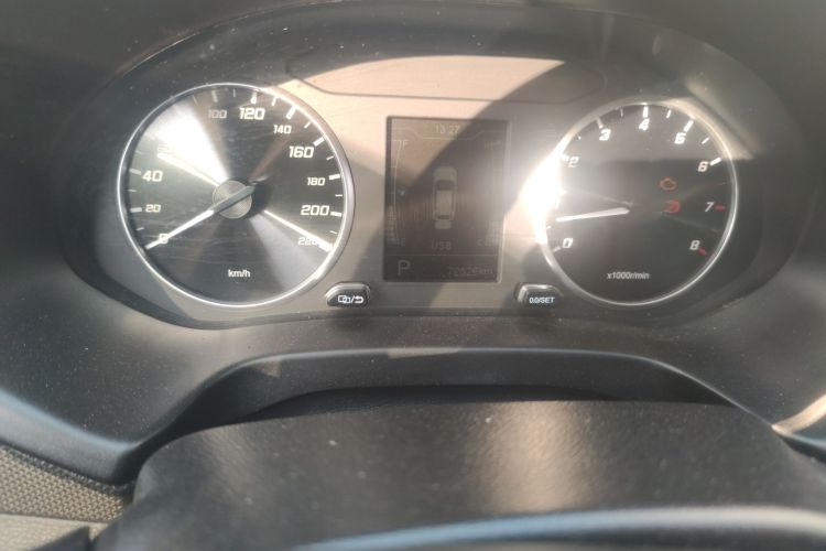 奇瑞 瑞虎5x 2019款 HERO 1.5L CVT时尚版中控内饰15