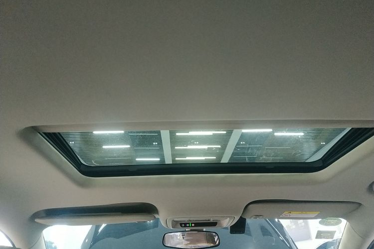 别克 君威 2019款 20T 精英型 国VI中控内饰22