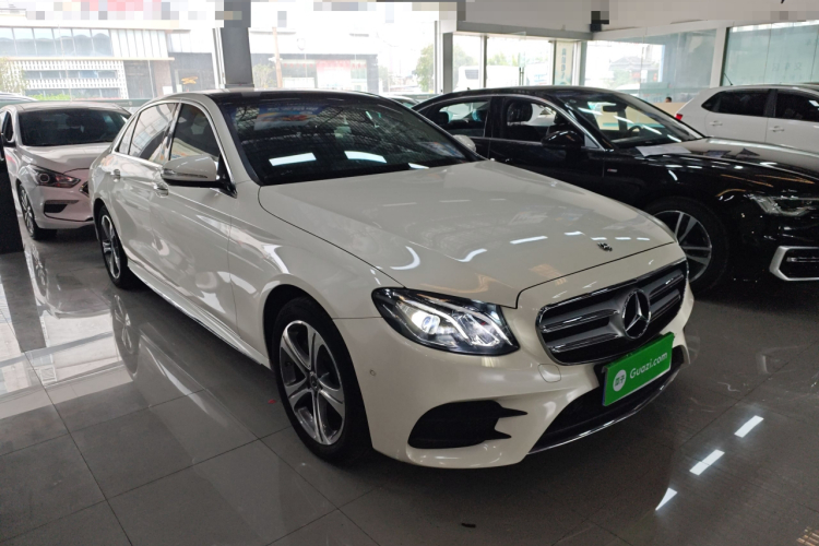 奔驰E级 2020款 E 260 L 运动型车身外观3