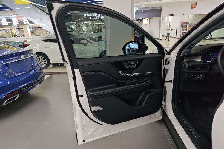 林肯 冒险家 2022款 2.0T 两驱尊雅版中控内饰47