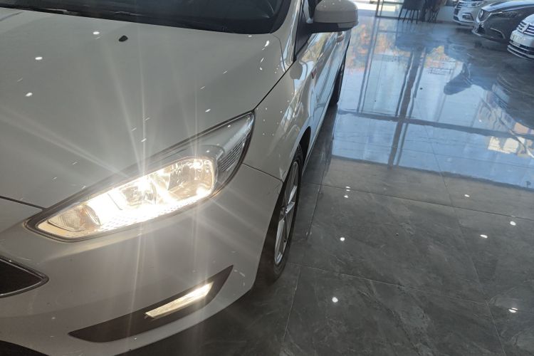 福特 福克斯 2018款 两厢经典 1.6L 自动风尚型智行版局部细节36