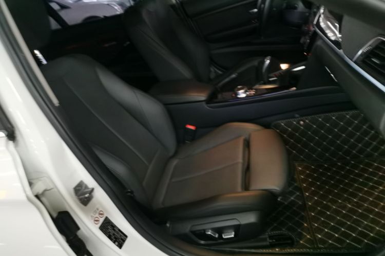 宝马3系 2019款 320Li 时尚型局部细节41