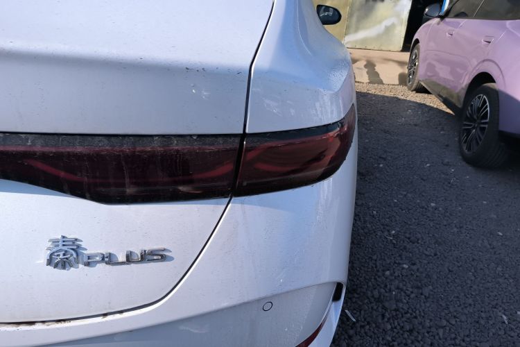 比亚迪 秦PLUS 2025款 DM-i 智驾版 55KM领先型车身外观9