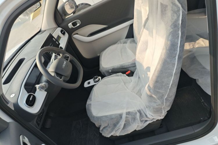 吉利银河 熊猫 2025款 210km 元气熊中控内饰19