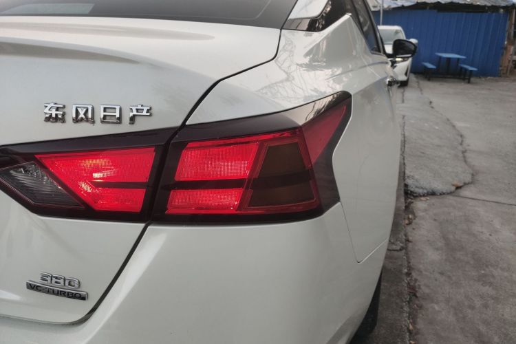 日产 天籁 2021款 2.0T XL 智进版车身外观9