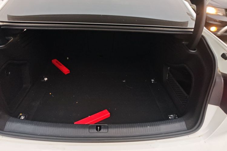 奥迪A4L 2020款 40 TFSI 时尚动感型局部细节23