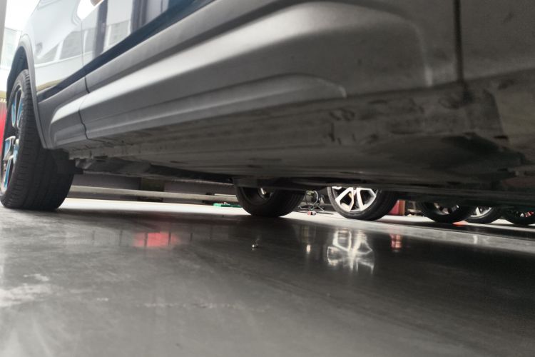 领克01 2019款 2.0T 两驱耀Pro版 国VI机舱底盘29