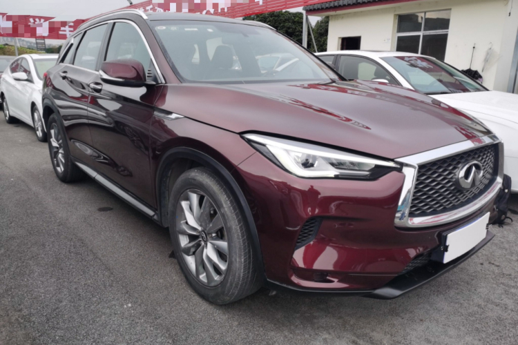 英菲尼迪QX50 2020款 改款 2.0T 两驱时尚版车身外观3