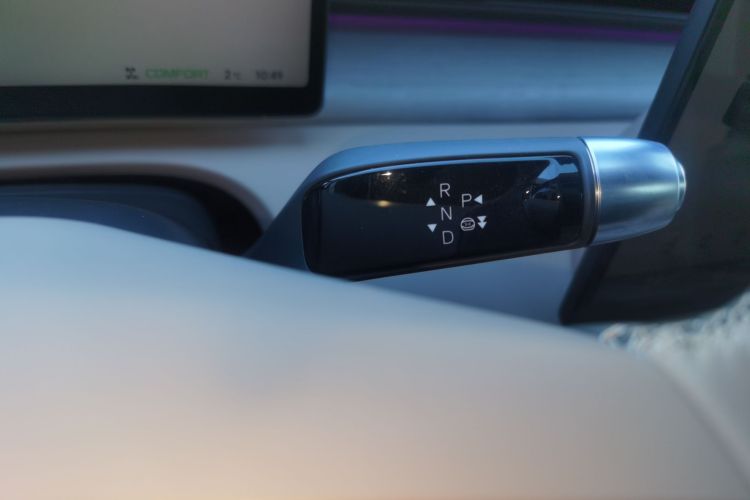 小鹏X9 2025款 740超长续航 Max中控内饰18