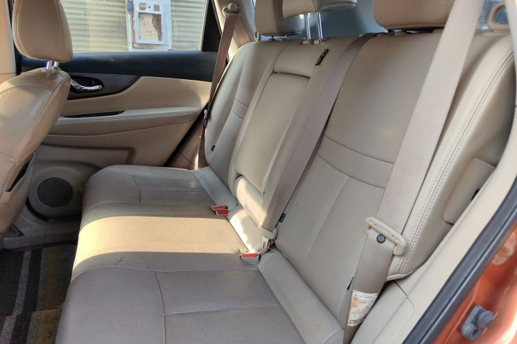 日产 奇骏 2015款 2.0L CVT舒适MAX版 2WD中控内饰21