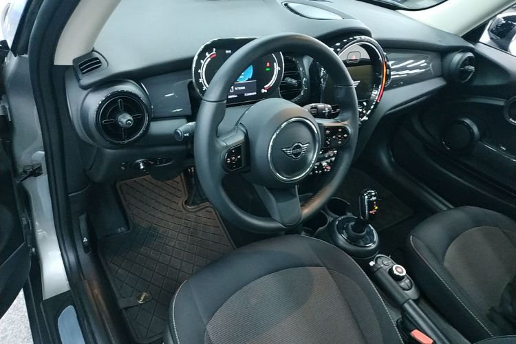 MINI 2023款 1.5T ONE局部细节13